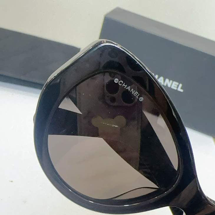 Picture of Chanel Sunglasses _SKUfw77096564fw